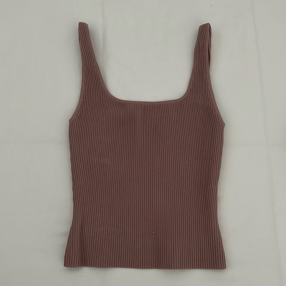 Babaton Sculpted Ribbed Tank